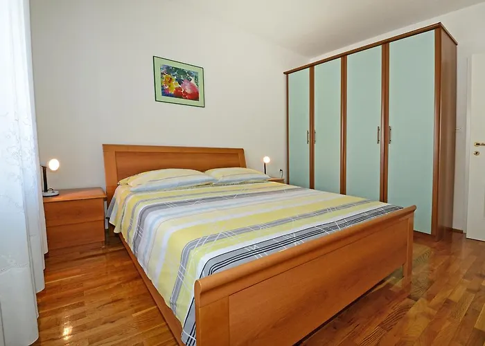 アパート Palmic ポレッチ